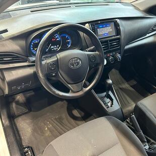Toyota YARIS 1.5 16V FLEX SEDAN XL LIVE MULTIDRIVE