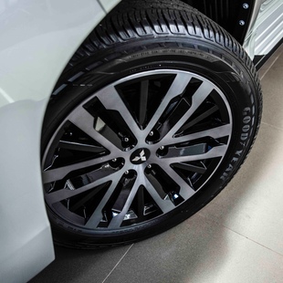 Mitsubishi Pajero Sport Legend 2.4