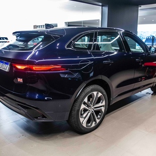 Jaguar F-Pace 2.0 R-Dynamic SE 404cv (Híbrido)