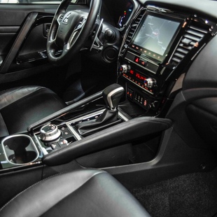 Mitsubishi Pajero Sport Legend 2.4