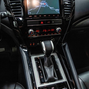 Mitsubishi Pajero Sport Legend 2.4