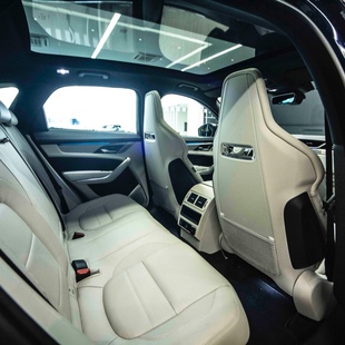 Jaguar F-Pace 2.0 R-Dynamic SE 404cv (Híbrido)