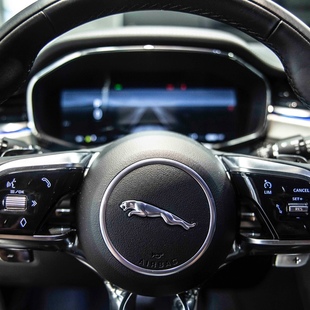 Jaguar F-Pace 2.0 R-Dynamic SE 404cv (Híbrido)