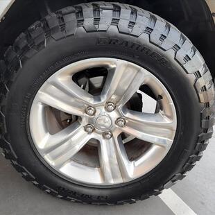 Ram CLASSIC 5.7 V8 GASOLINA LARAMIE CD 4X4 AUTOMÁTICO