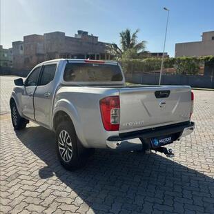 Nissan FRONTIER 2.3 16V TURBO DIESEL XE CD 4X4 AUTOMÁTICO