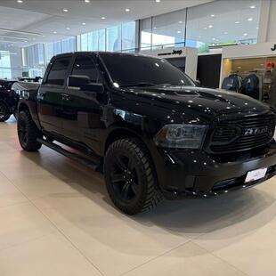 Ram CLASSIC 5.7 V8 GASOLINA LARAMIE NIGHT EDITION CD 4X4 AUTOMÁTICO