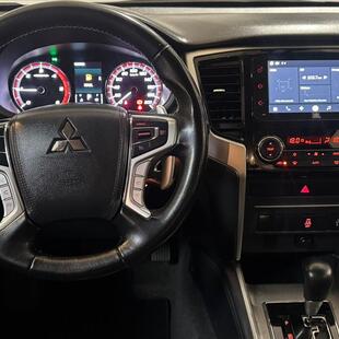 Mitsubishi L200 TRITON 2.4 16V TURBO DIESEL SPORT HPE CD 4P 4X4 AUTOMÁTICO
