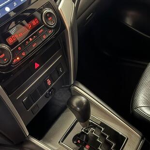 Mitsubishi L200 TRITON 2.4 16V TURBO DIESEL SPORT HPE CD 4P 4X4 AUTOMÁTICO