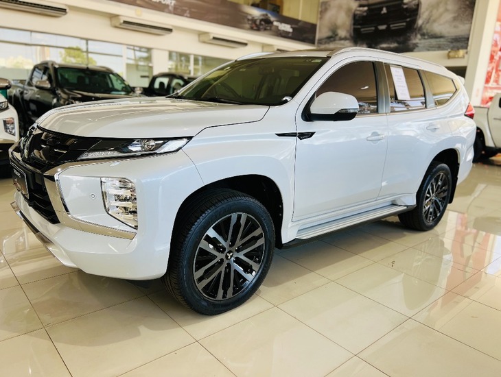 galeria PAJERO SPORT