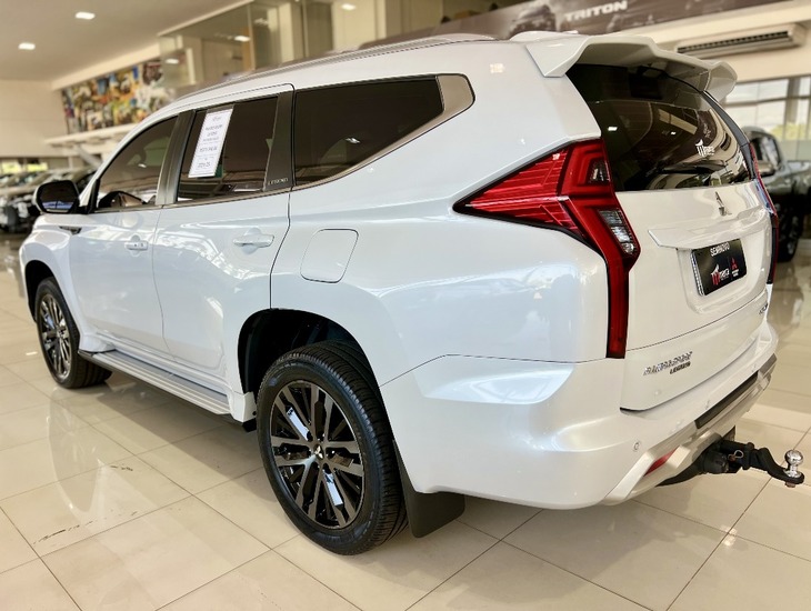 galeria PAJERO SPORT