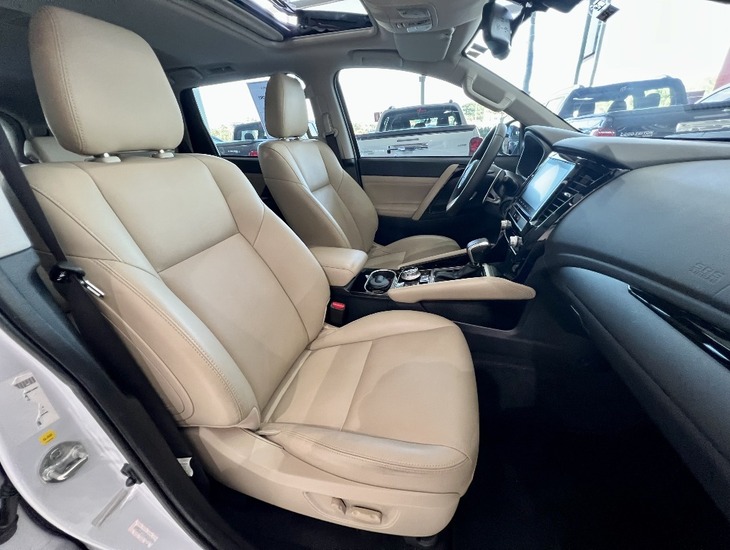 galeria PAJERO SPORT