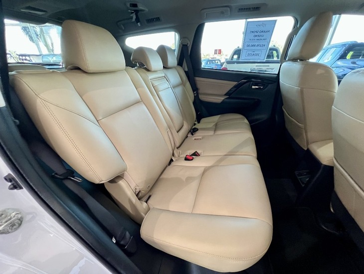 galeria PAJERO SPORT