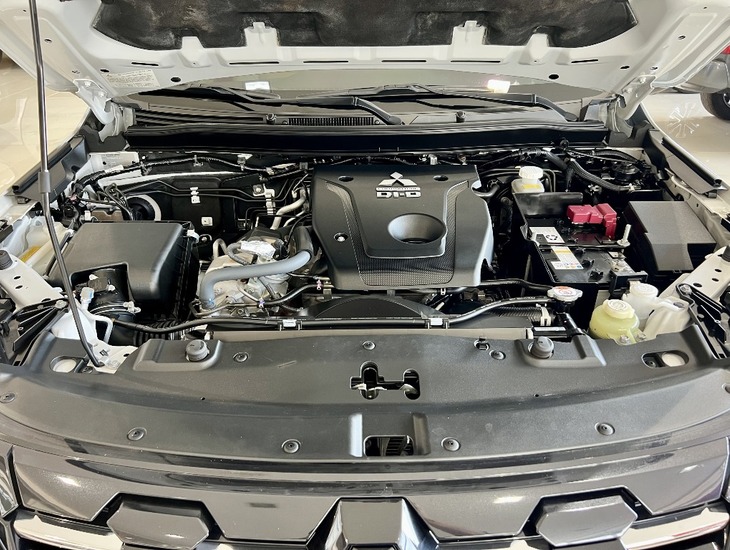 galeria PAJERO SPORT