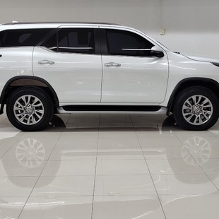 Toyota SW4 SRX 2.8 Turbodiesel 4x4 (Aut.) (7 Lugares)