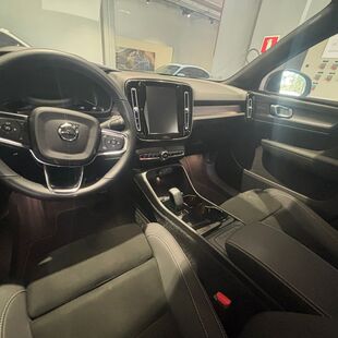 Volvo XC40 Pure (Elétrico)