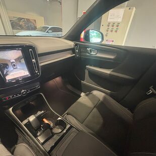 Volvo XC40 Pure (Elétrico)