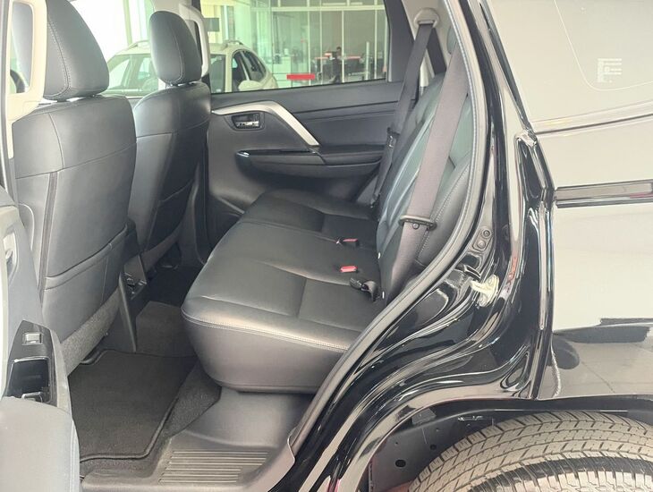 galeria PAJERO SPORT HPE 2.4 4x4 Diesel Aut.