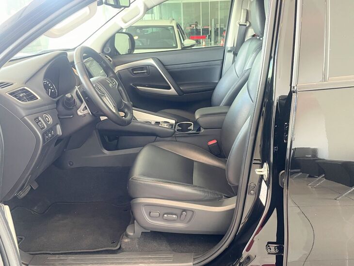 galeria PAJERO SPORT HPE 2.4 4x4 Diesel Aut.