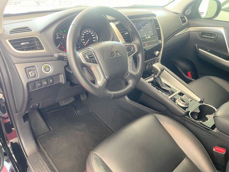 galeria PAJERO SPORT HPE 2.4 4x4 Diesel Aut.