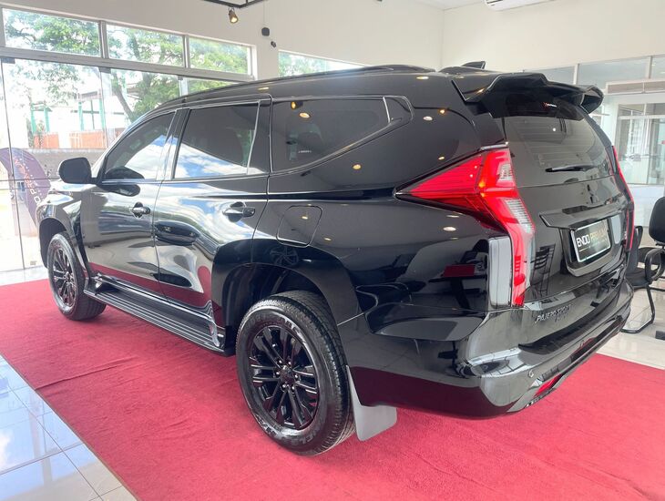 galeria PAJERO SPORT HPE 2.4 4x4 Diesel Aut.