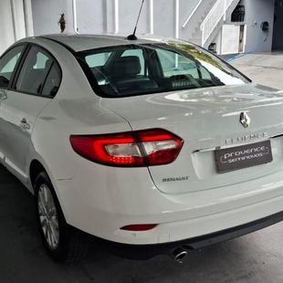 Renault FLUENCE 2.0 DYNAMIQUE PLUS 16V FLEX 4P AUTOMÁTICO