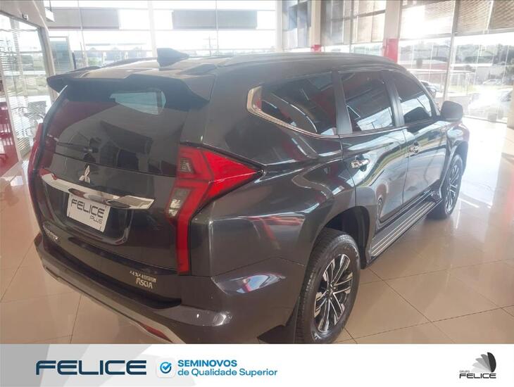 galeria PAJERO SPORT