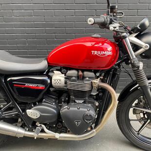 Triumph Street Twin 900cc