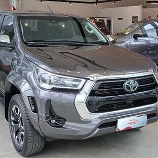 Toyota HILUX 2.8 D-4D TURBO DIESEL CD SRX PLUS 4X4 AUTOMÁTICO