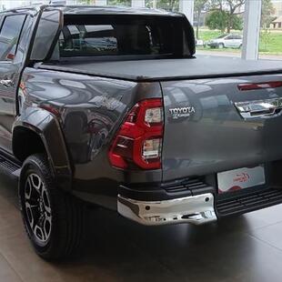 Toyota HILUX 2.8 D-4D TURBO DIESEL CD SRX PLUS 4X4 AUTOMÁTICO