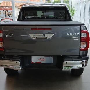 Toyota HILUX 2.8 D-4D TURBO DIESEL CD SRX PLUS 4X4 AUTOMÁTICO