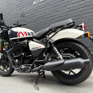 Royal Enfield Shotgun 650 ABS