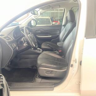 Mitsubishi L200 Triton Sport HPE-S 2.4 AUT Sport HPE-S 2.4 CD Dies. Aut