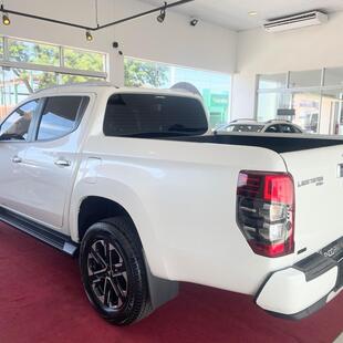 Mitsubishi L200 Triton Sport HPE-S 2.4 AUT Sport HPE-S 2.4 CD Dies. Aut