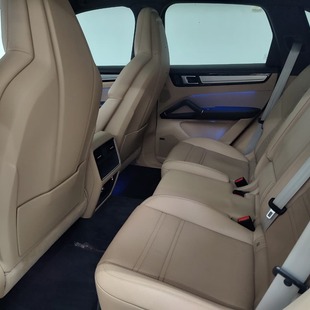 Porsche Cayenne 3.0 E-Hybrid Platinum Edition AT