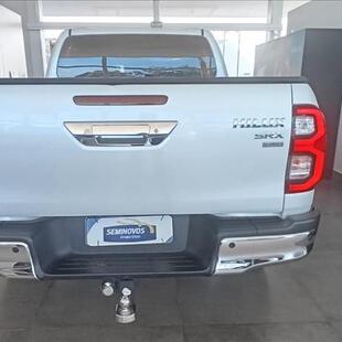 Toyota HILUX 2.8 D-4D TURBO DIESEL CD SRX 4X4 AUTOMÁTICO