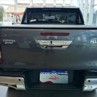 Toyota HILUX 2.8 D-4D TURBO DIESEL CD SRX PLUS 4X4 AUTOMÁTICO