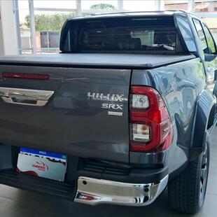 Toyota HILUX 2.8 D-4D TURBO DIESEL CD SRX PLUS 4X4 AUTOMÁTICO