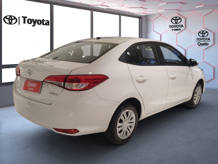 galeria Yaris Sedan