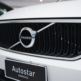 Volvo XC40 2.0 T4 Momentum FWD