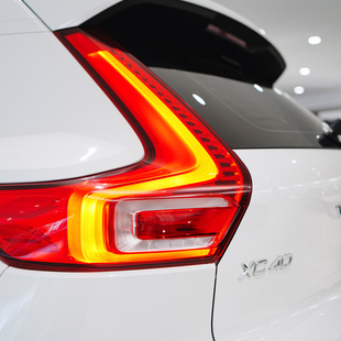 Volvo XC40 2.0 T4 Momentum FWD