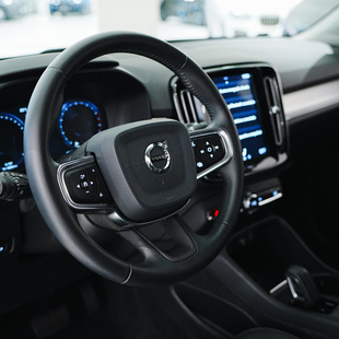 Volvo XC40 2.0 T4 Momentum FWD