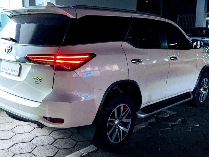 galeria HILUX SW4 SRX