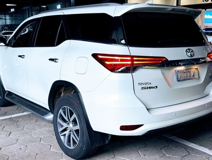 galeria HILUX SW4 SRX