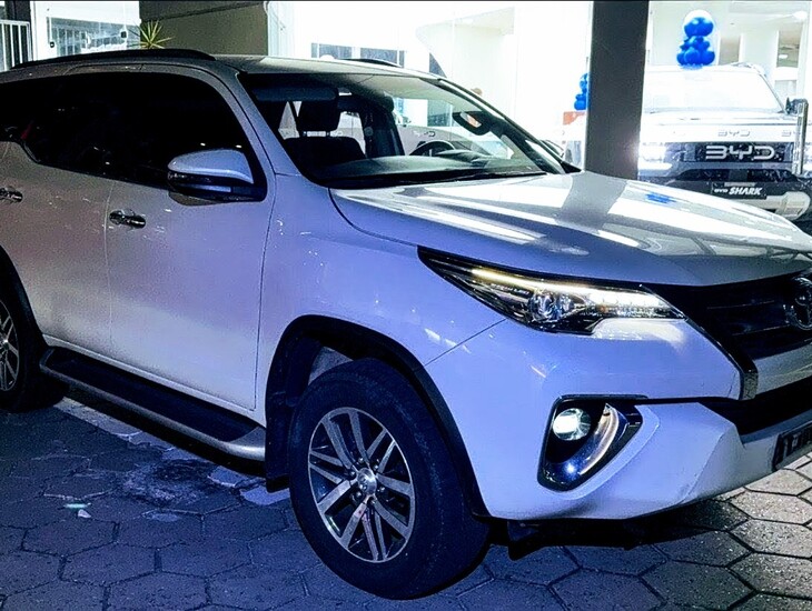 galeria HILUX SW4 SRX