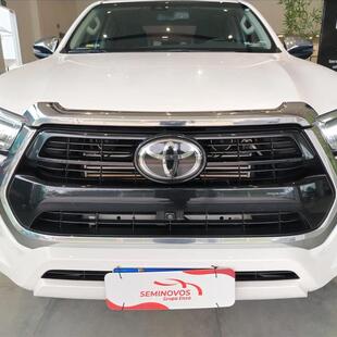 Toyota HILUX 2.8 D-4D TURBO DIESEL CD SRX 4X4 AUTOMÁTICO