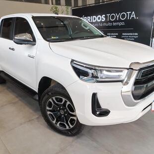 Toyota HILUX 2.8 D-4D TURBO DIESEL CD SRX 4X4 AUTOMÁTICO