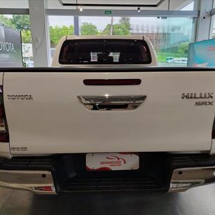 Toyota HILUX 2.8 D-4D TURBO DIESEL CD SRX 4X4 AUTOMÁTICO