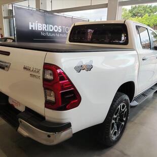 Toyota HILUX 2.8 D-4D TURBO DIESEL CD SRX 4X4 AUTOMÁTICO