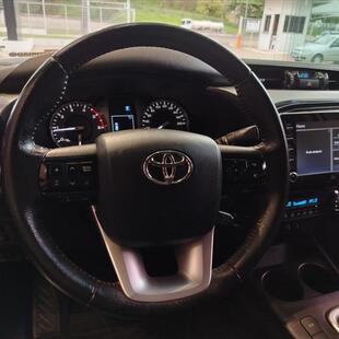 Toyota HILUX 2.8 D-4D TURBO DIESEL CD SRX 4X4 AUTOMÁTICO