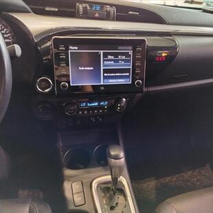 Toyota HILUX 2.8 D-4D TURBO DIESEL CD SRX 4X4 AUTOMÁTICO
